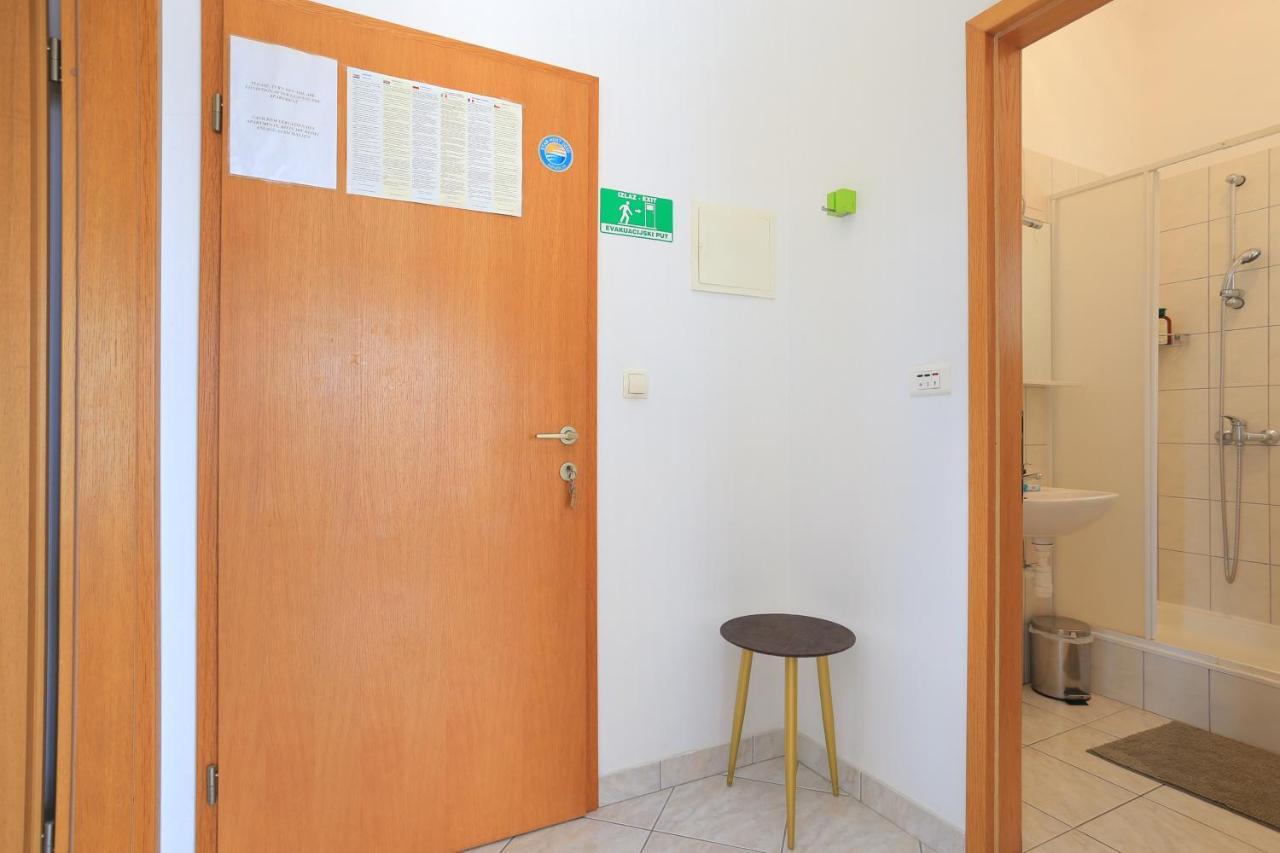 Apartments With A Parking Space Sumpetar, Omis - 11798 耶塞尼采 外观 照片